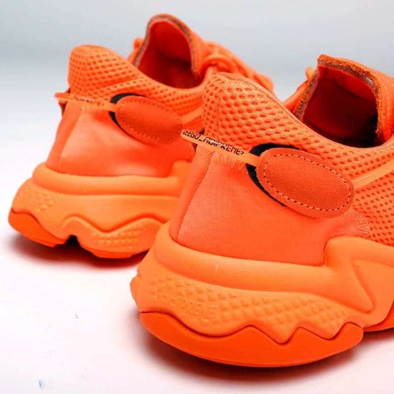 Оранжевые кроссовки адидас. Кроссовки adidas Ozweego оранжевые. Adidas Ozweego оранжевые. Adidas Ozweego мужские оранжевые. Адидас озвиго оранжевые.